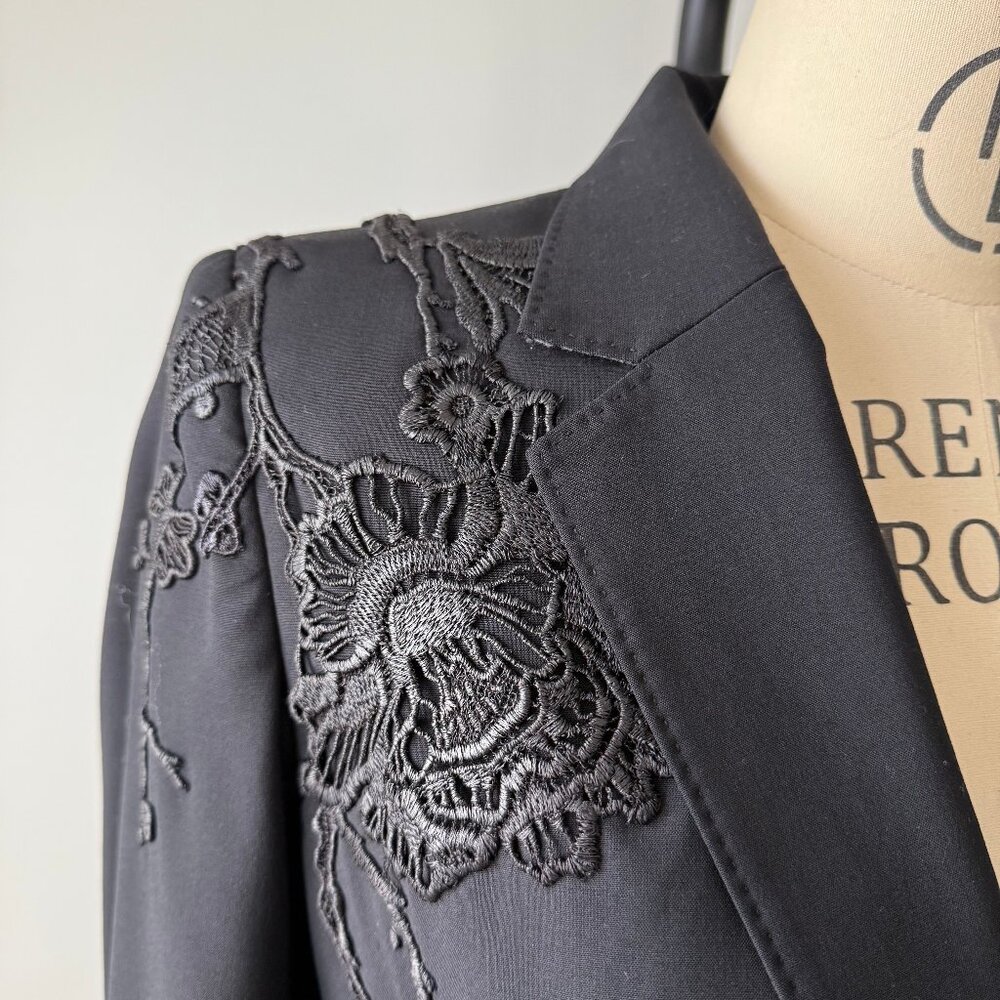 KaufmanFranco Black Embroidered Lace Blazer Size 6 – $2,895 Retail